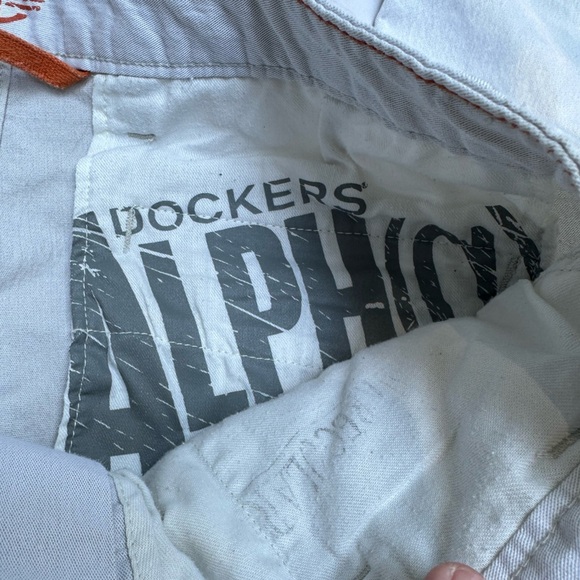 DOCKERS Men’s White Jean Khaki Blend Chino Pants Clean Size 33/32 - Picture 9 of 9